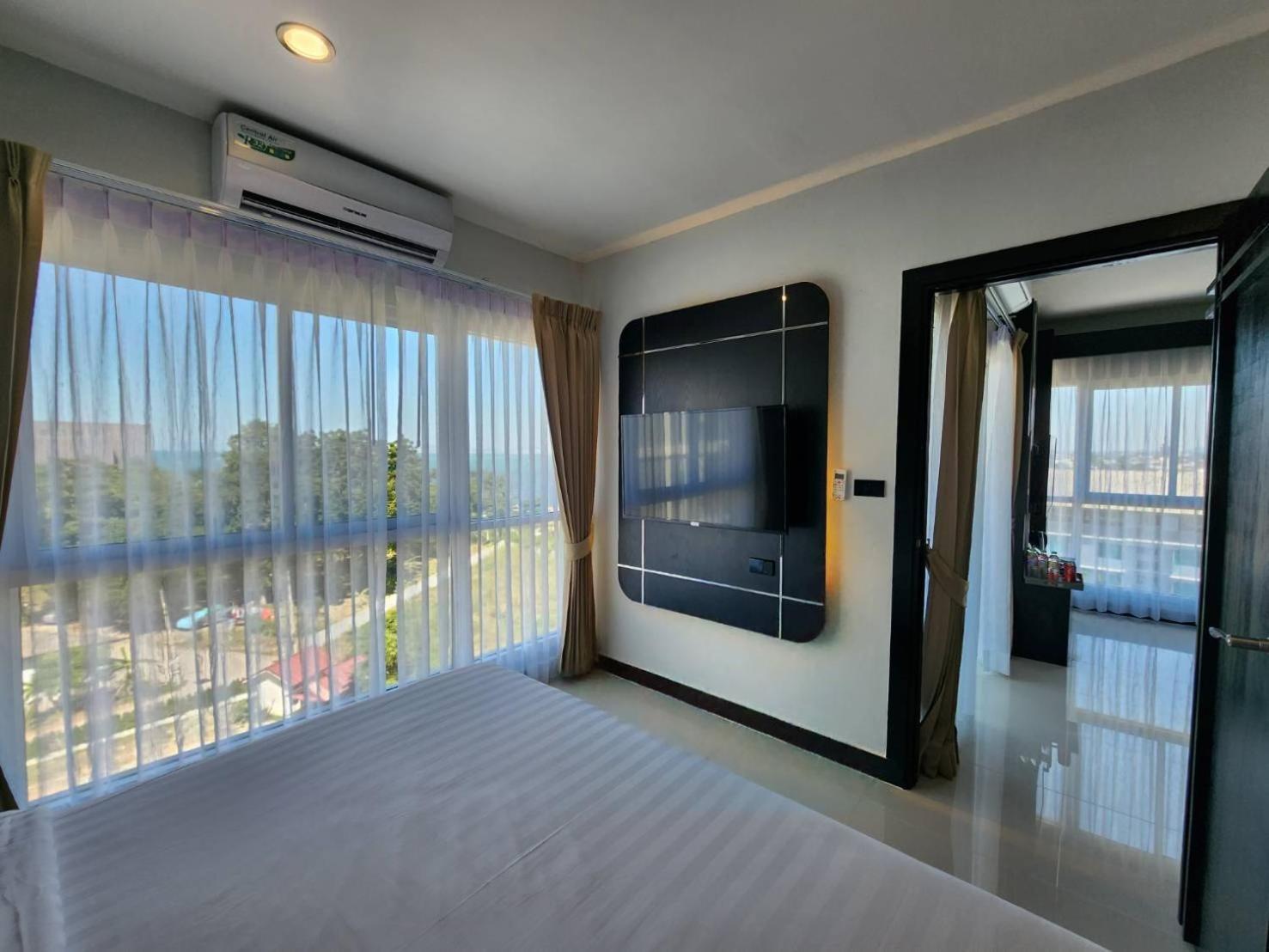 Lhc Hotel And Resort Pattaya Luaran gambar