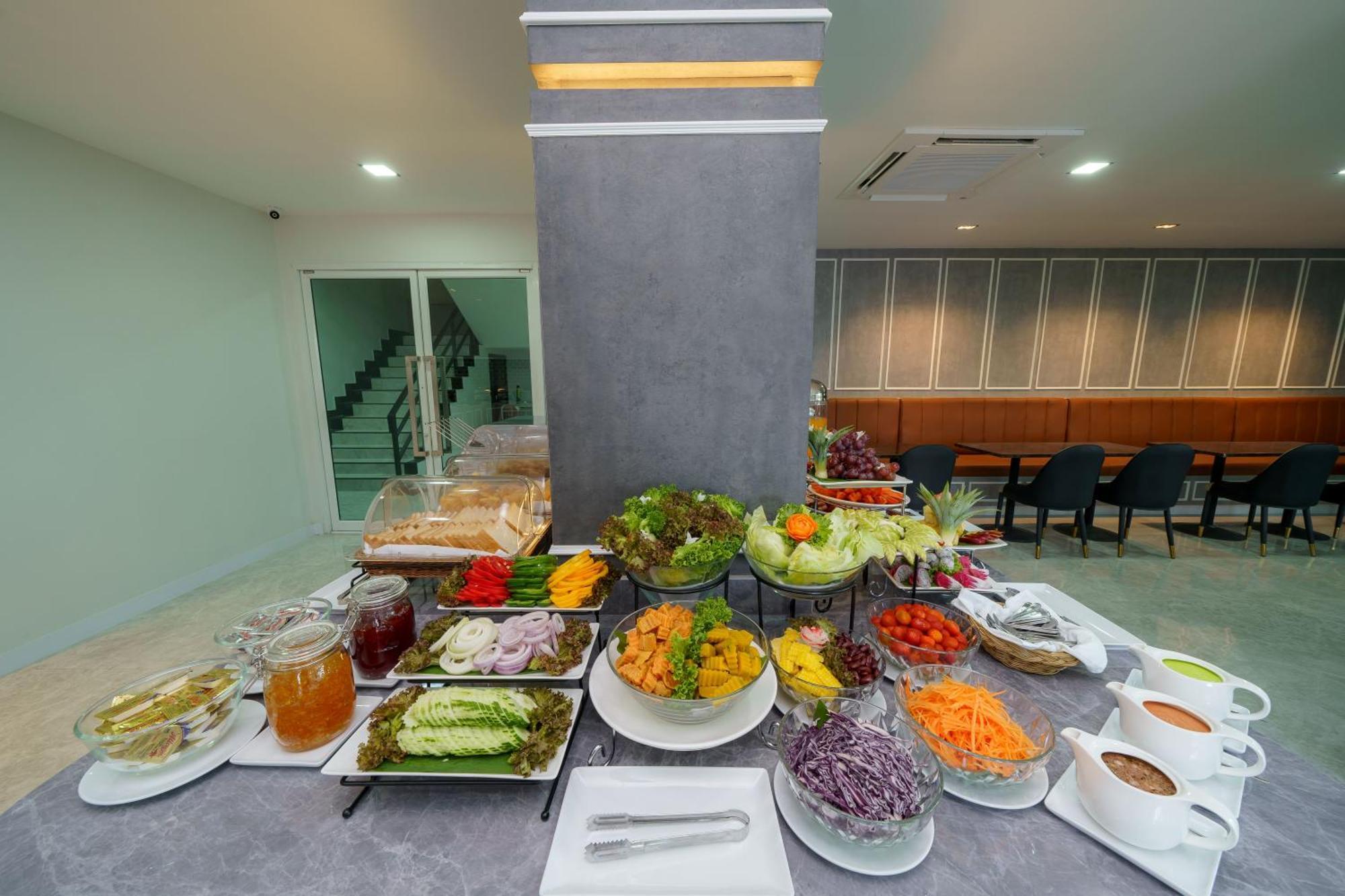 Lhc Hotel And Resort Pattaya Luaran gambar