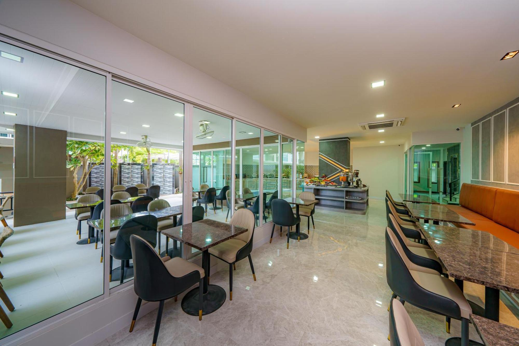 Lhc Hotel And Resort Pattaya Luaran gambar